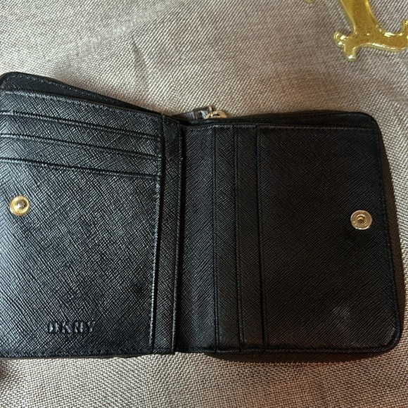 DKNY Small Logo Zip Around Wallet - Picture 7 of 12